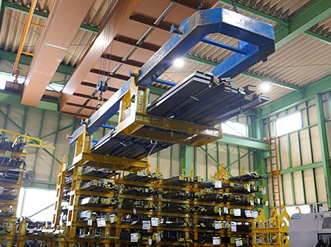 写真：玉船営業所倉庫内